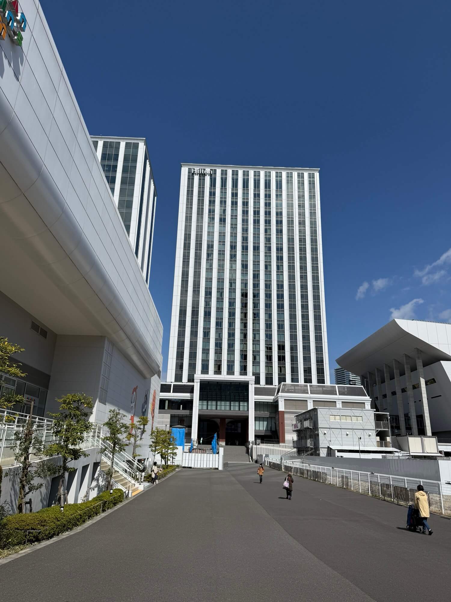 ヒルトン横浜 外観 みなとみらい Kアリーナ横浜